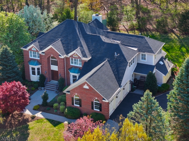 28 Talmadge Ln