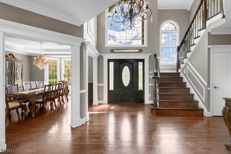 10 Wolf Ln