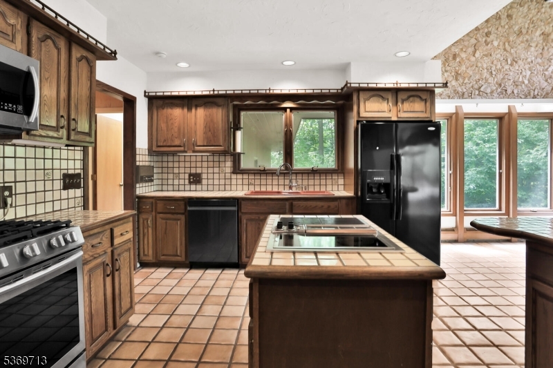 15 Long Hill Rd
