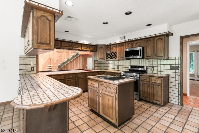 15 Long Hill Rd