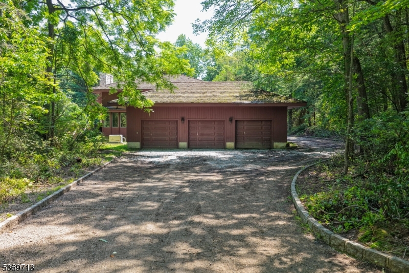 15 Long Hill Rd