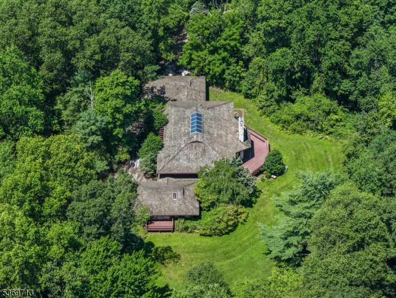15 Long Hill Rd