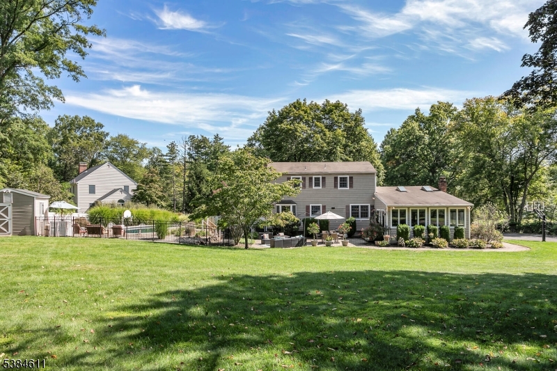 28 Franklin Dr
