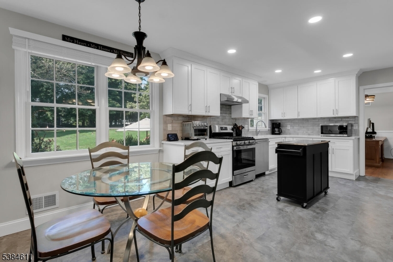 28 Franklin Dr