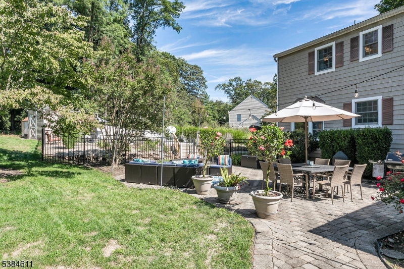 28 Franklin Dr
