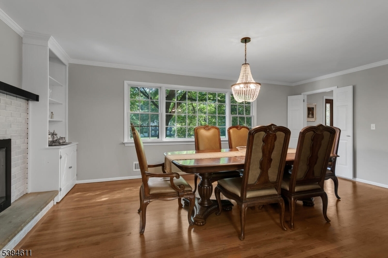 28 Franklin Dr