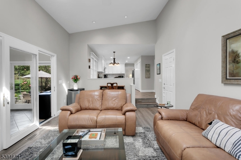 28 Franklin Dr