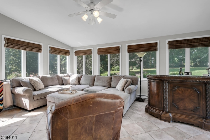 28 Franklin Dr