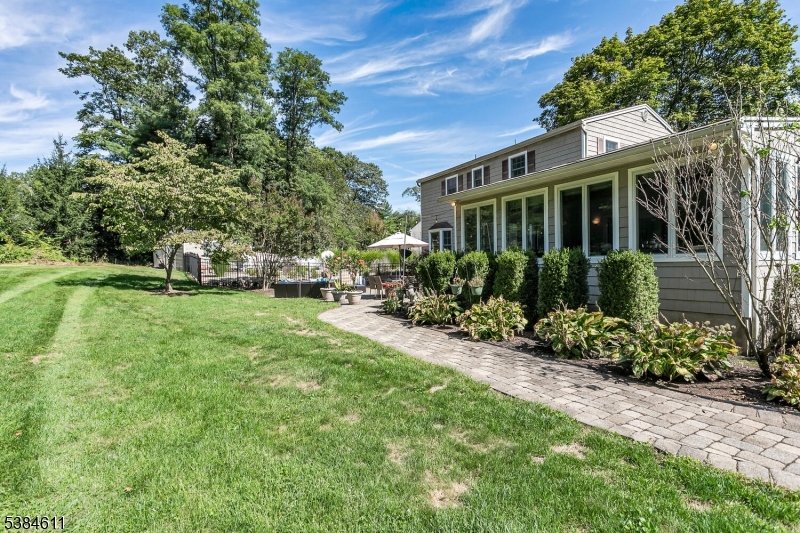 28 Franklin Dr