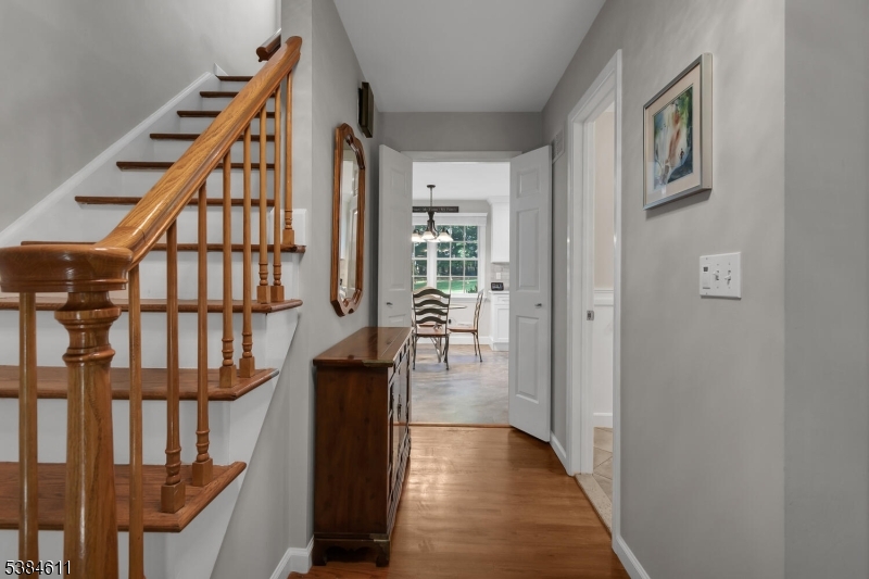28 Franklin Dr