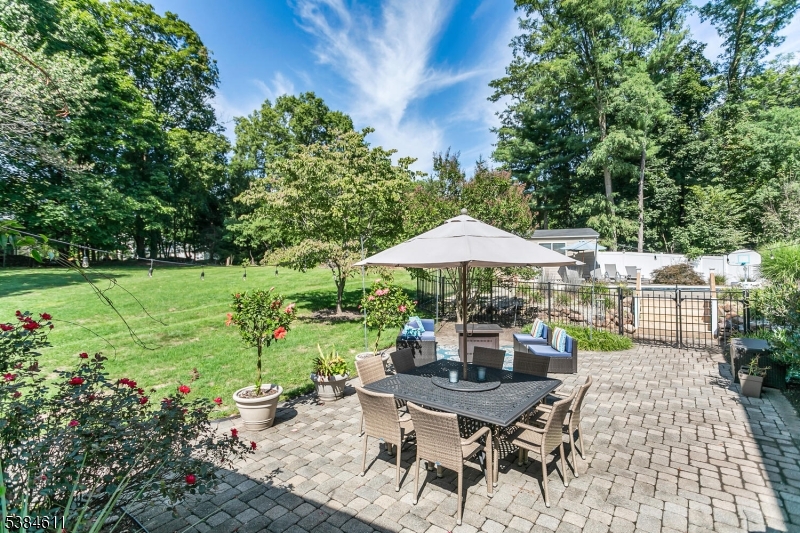 28 Franklin Dr