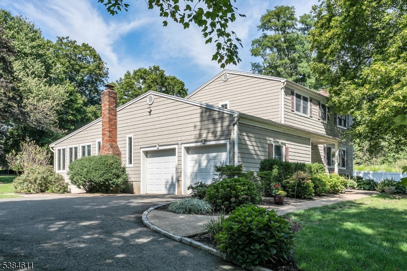 28 Franklin Dr