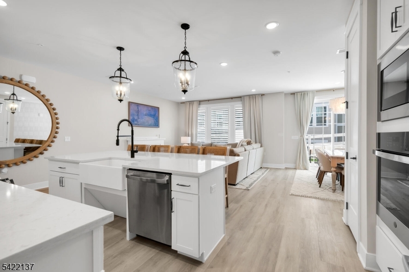 103 Honeysuckle Ln 815