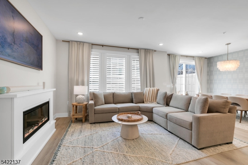 103 Honeysuckle Ln 815