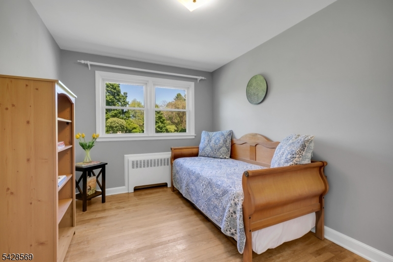 492 King George Rd