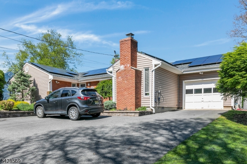 492 King George Rd