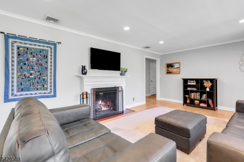 492 King George Rd