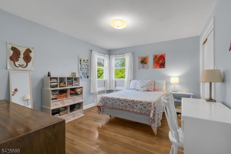 492 King George Rd