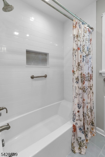 492 King George Rd