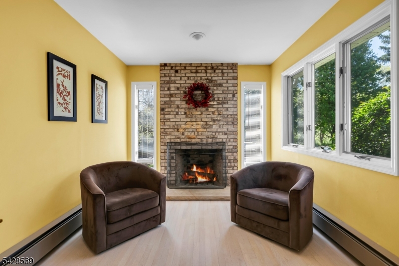 492 King George Rd