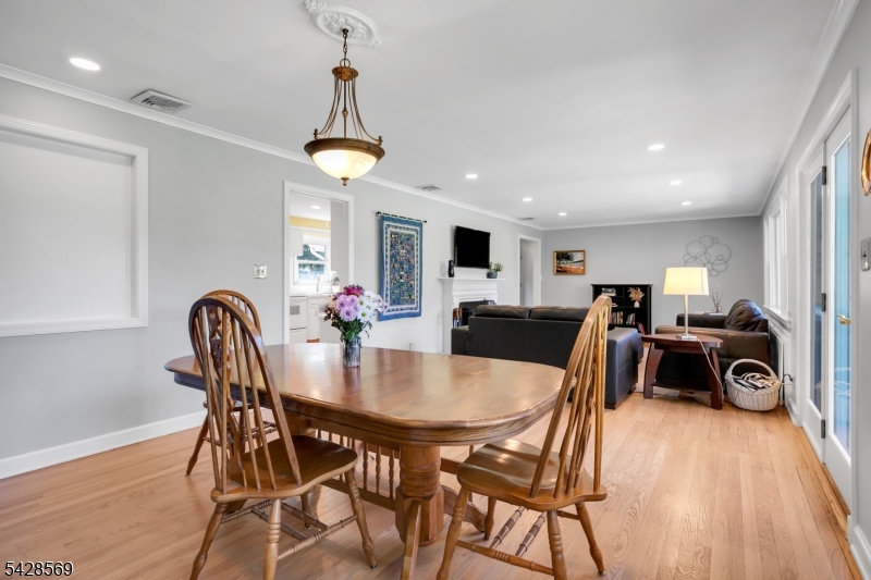 492 King George Rd