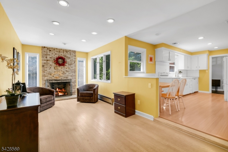 492 King George Rd