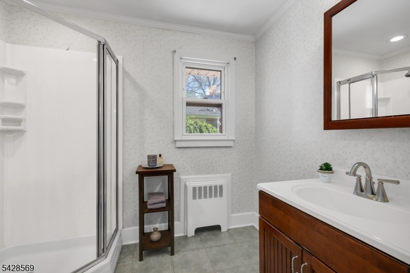 492 King George Rd