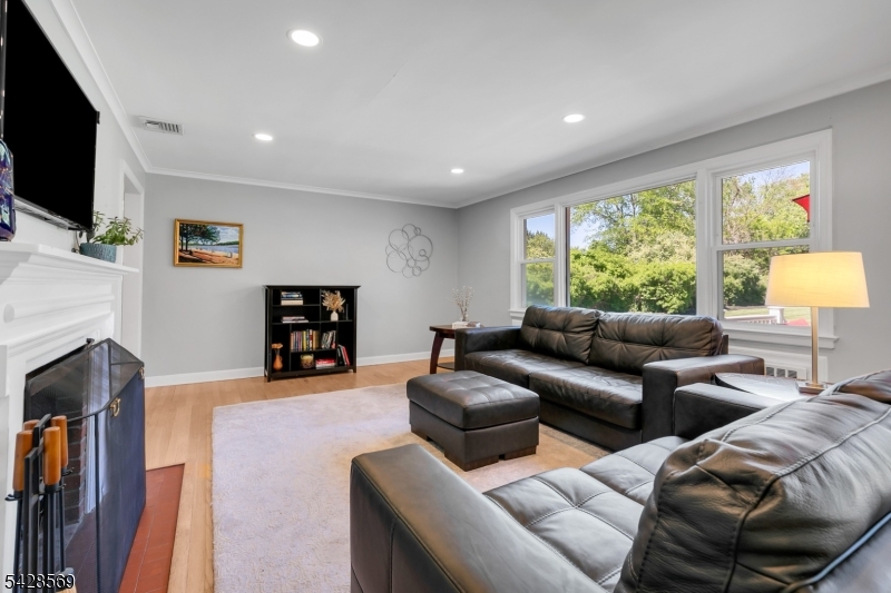 492 King George Rd