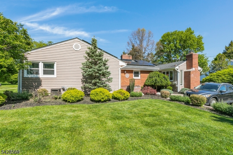 492 King George Rd