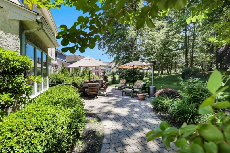 1 Vanderveer Dr