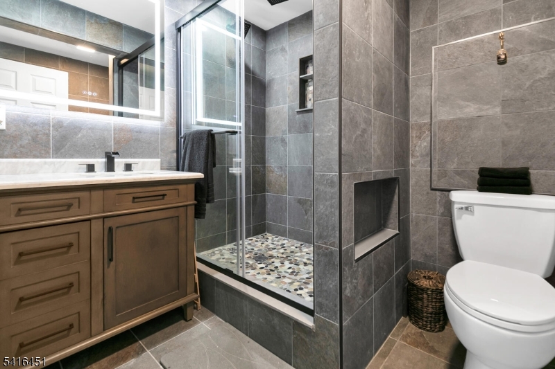 1 Vanderveer Dr