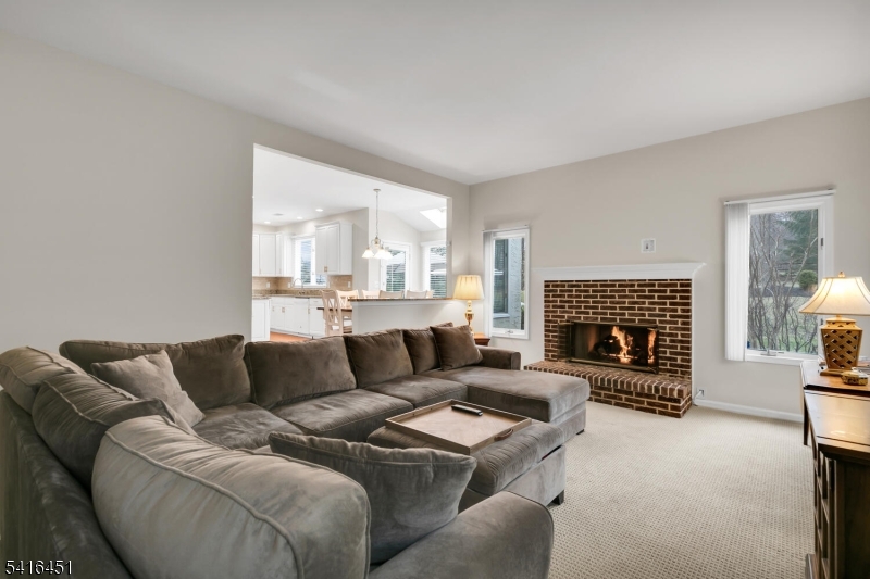 1 Vanderveer Dr