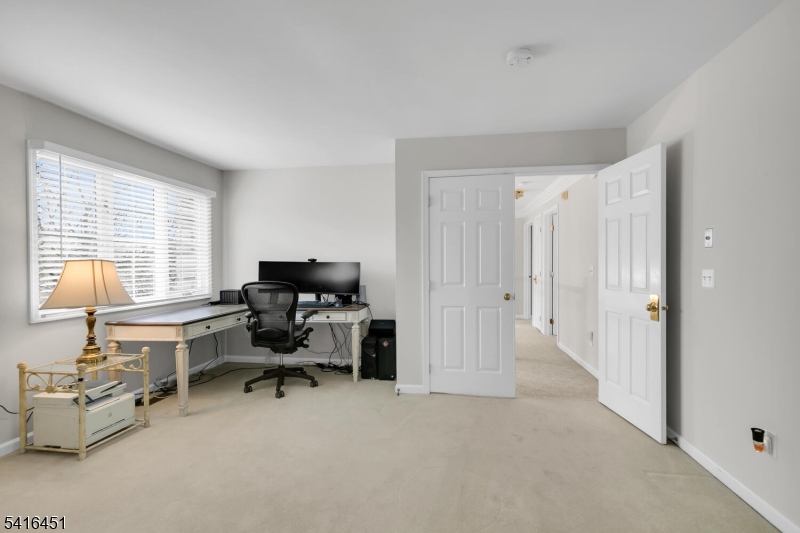 1 Vanderveer Dr