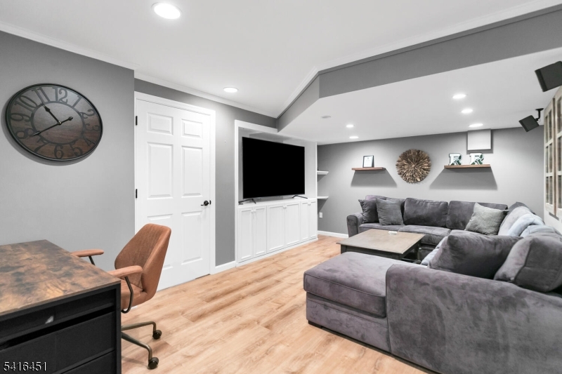 1 Vanderveer Dr