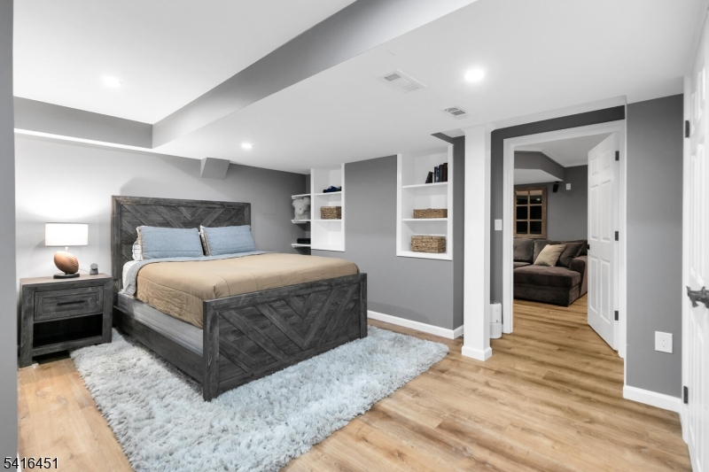 1 Vanderveer Dr
