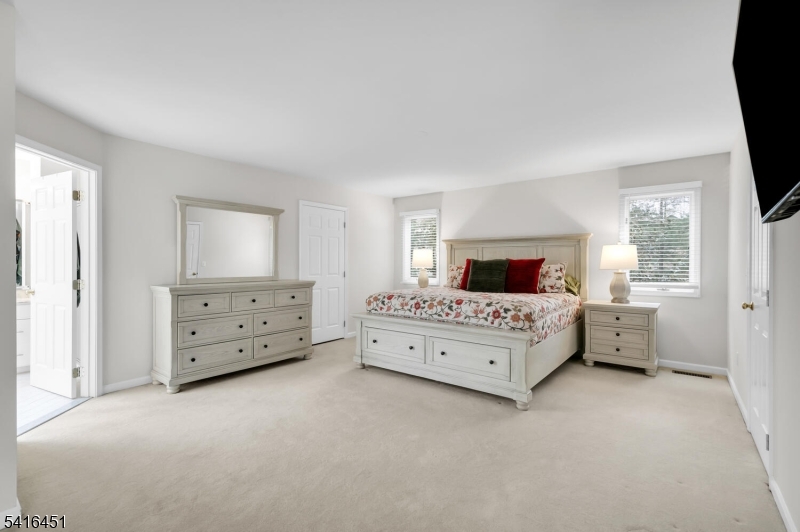 1 Vanderveer Dr