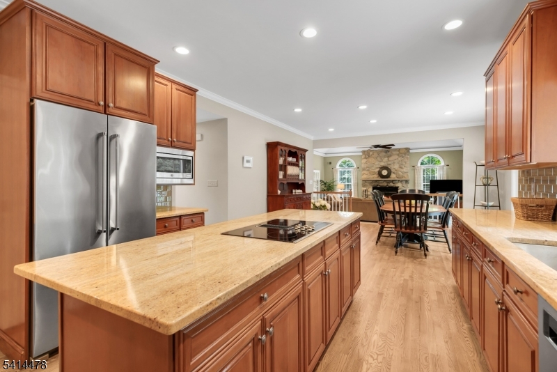 33 Saint Nickolas Way
