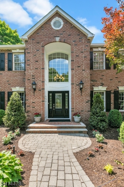 33 Saint Nickolas Way