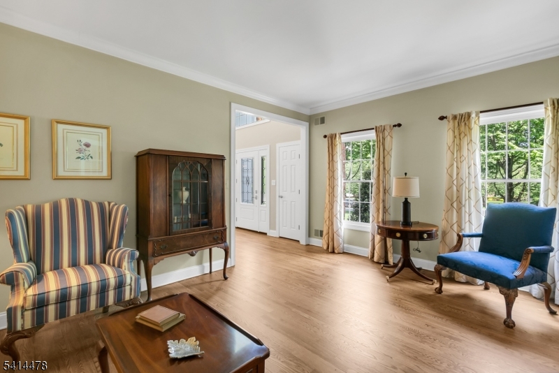 33 Saint Nickolas Way