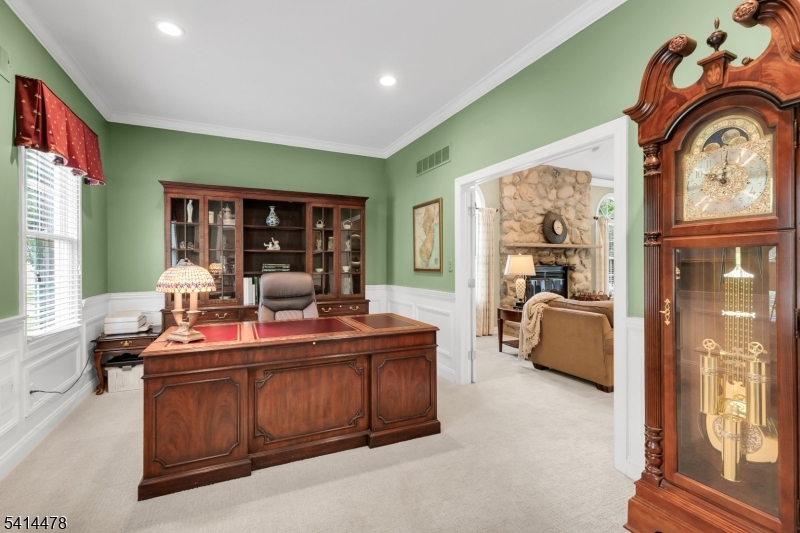 33 Saint Nickolas Way