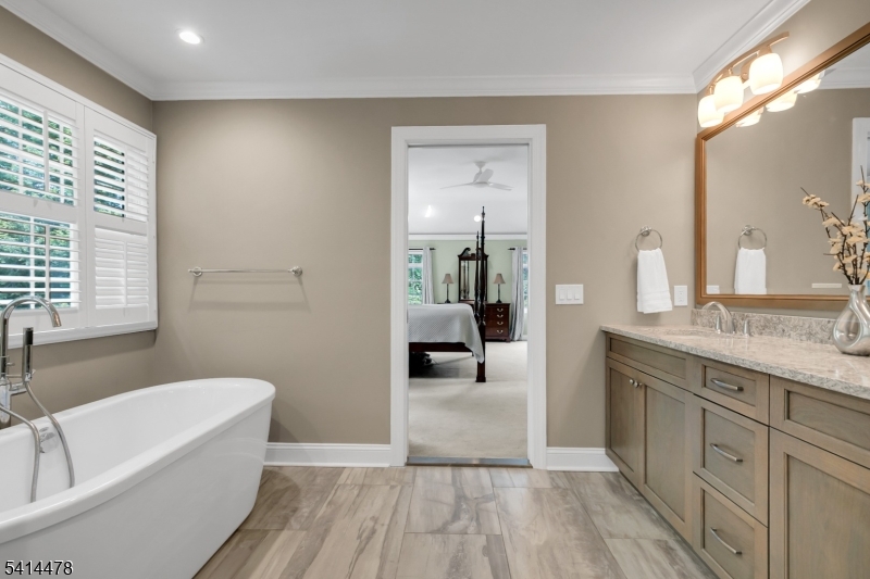 33 Saint Nickolas Way