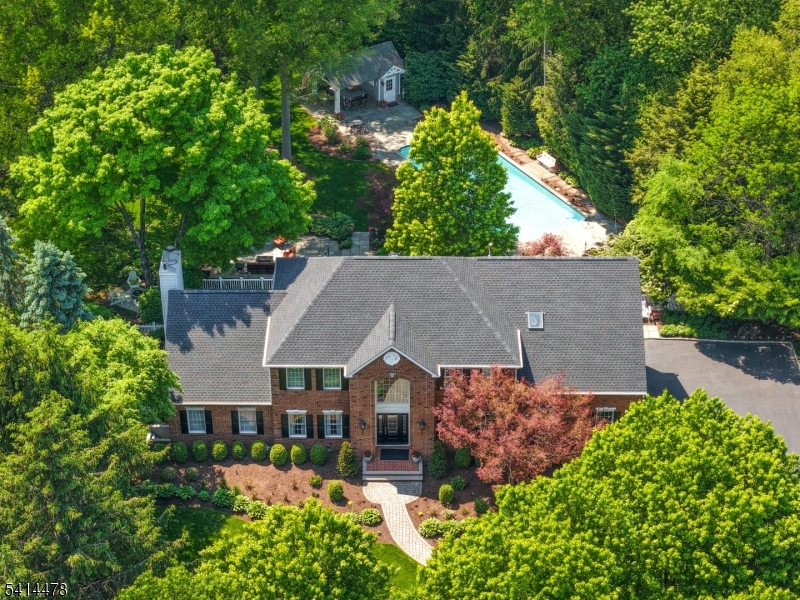 33 Saint Nickolas Way