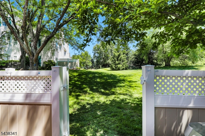 10 Raleigh Ct