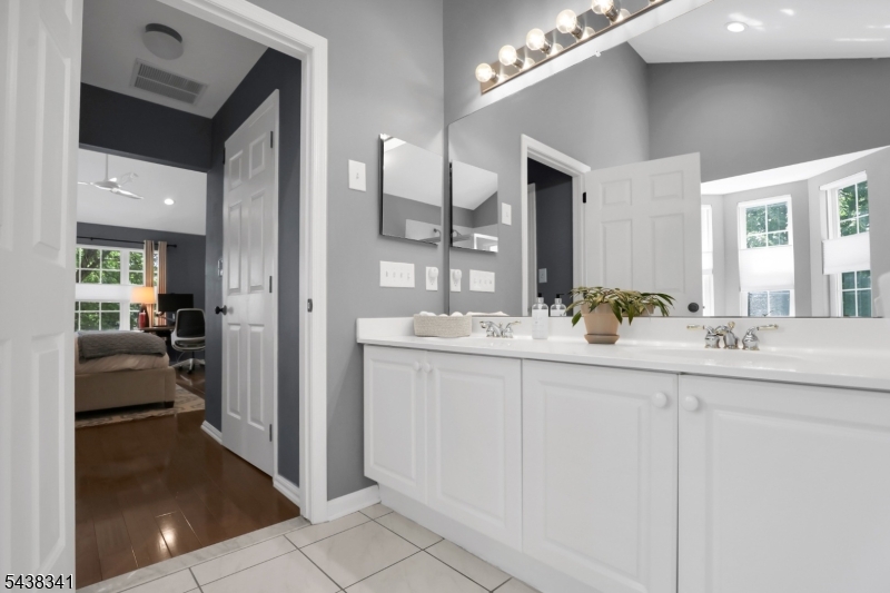 10 Raleigh Ct