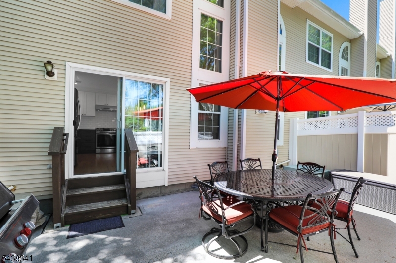 10 Raleigh Ct
