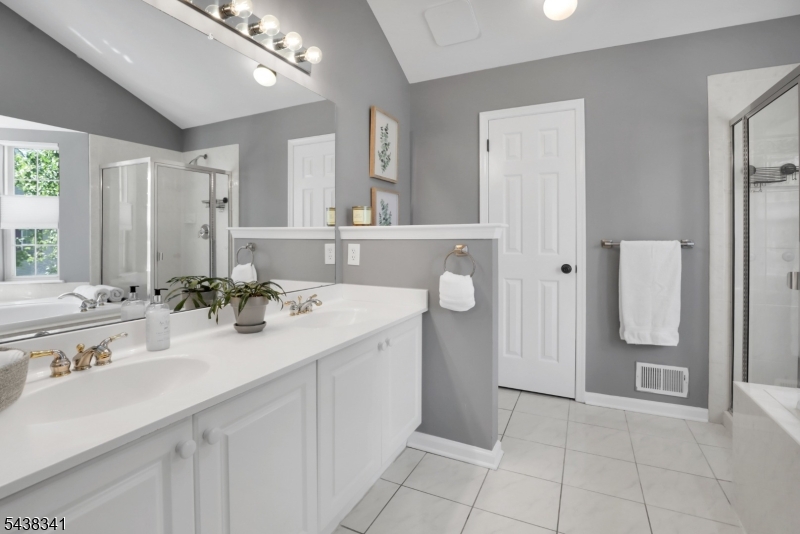 10 Raleigh Ct