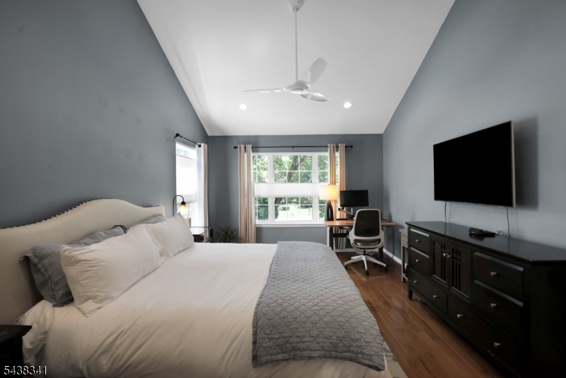 10 Raleigh Ct