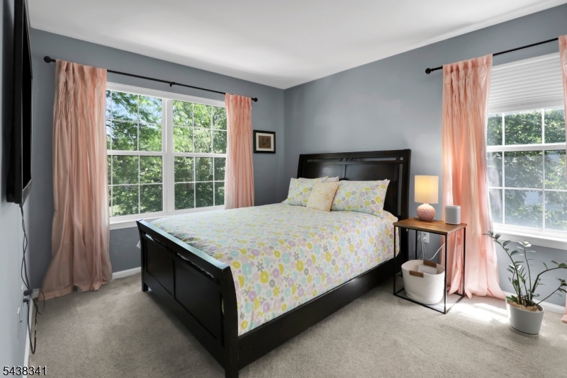 10 Raleigh Ct