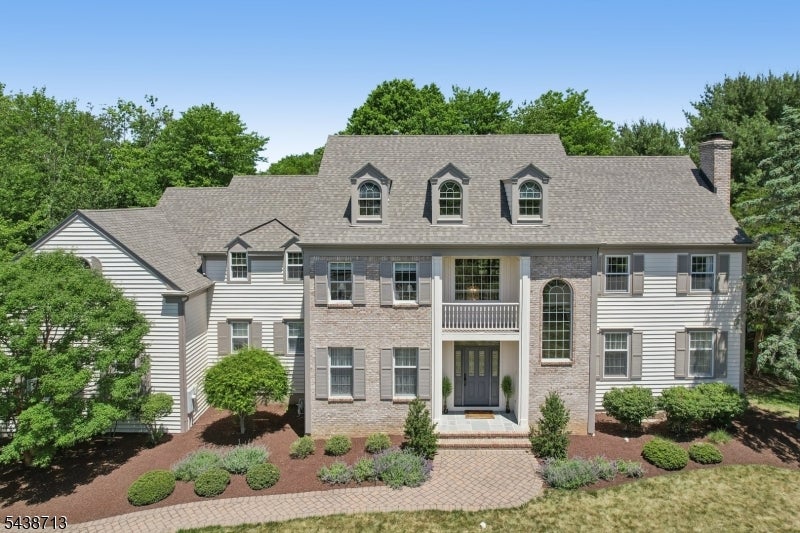14 N Stone Hedge Dr
