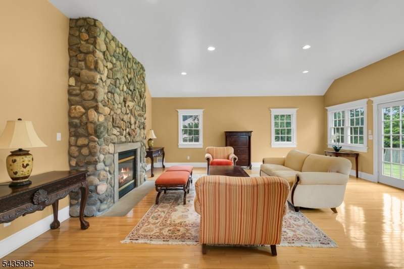 1265 Mount Airy Rd